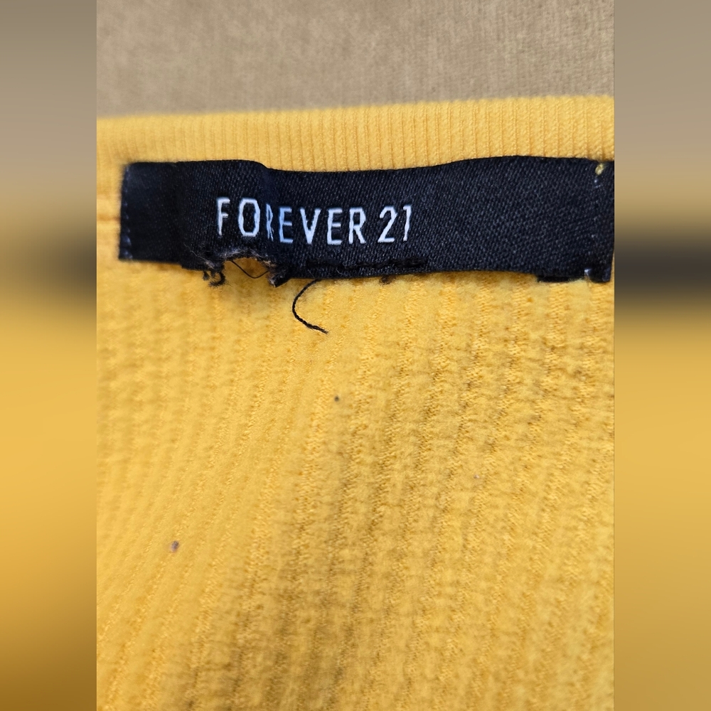 Forever 21 Ribbed Yellow Crop Top - Size Medium - Picture 5 of 5